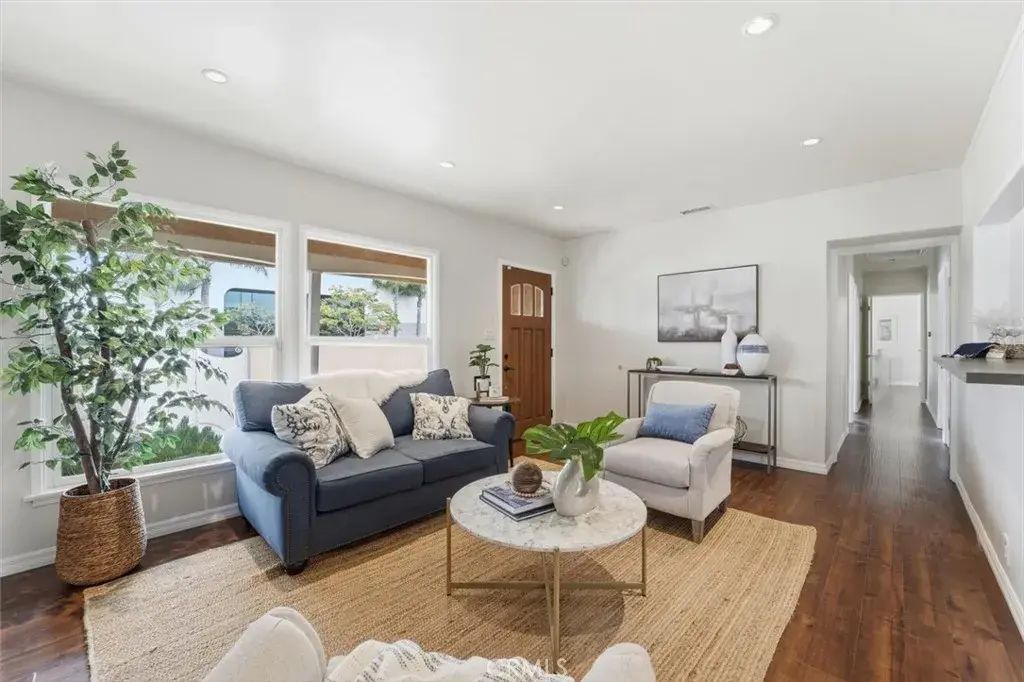11937 S La Cienega, Hawthorne