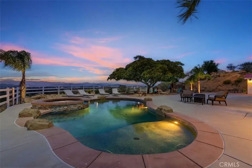 32910 Daily, Menifee