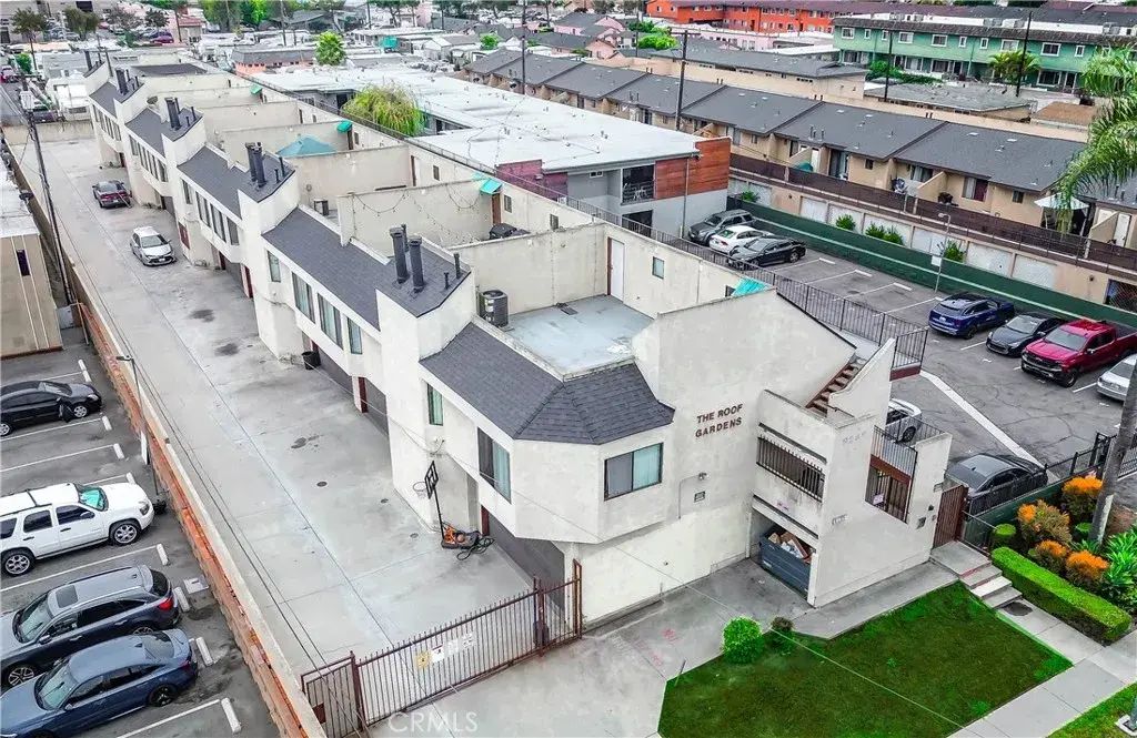 9248 Palm St, Bellflower