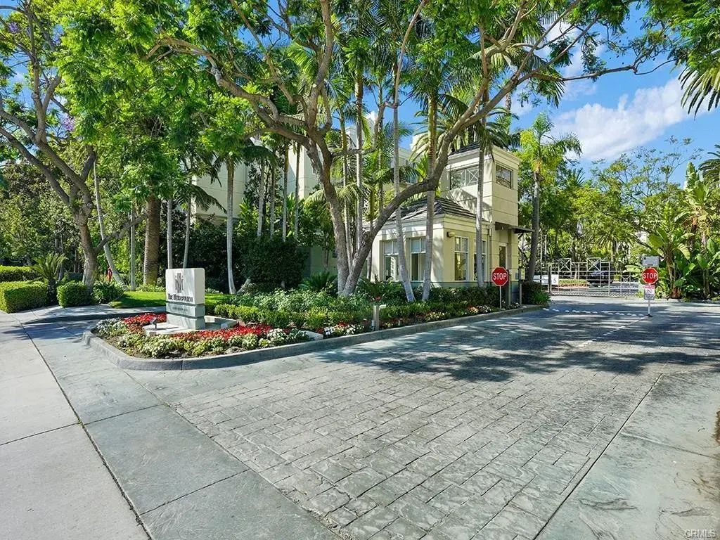 2233 Martin 413, Irvine