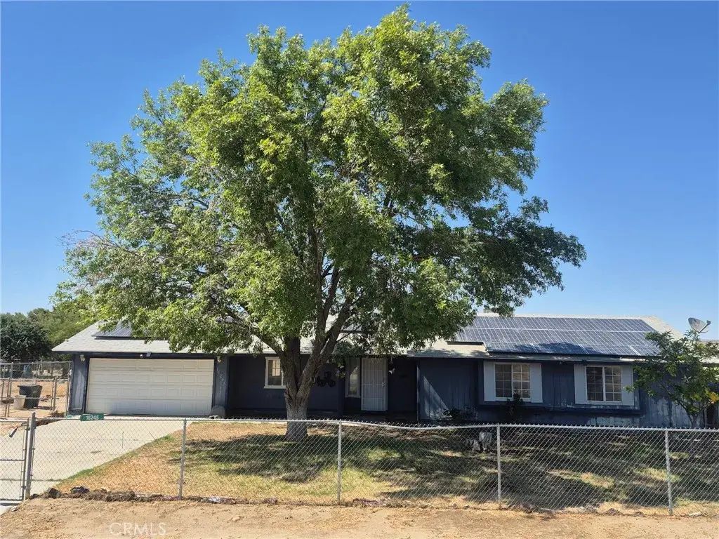 16245 Mossdale Avenue East, Lancaster