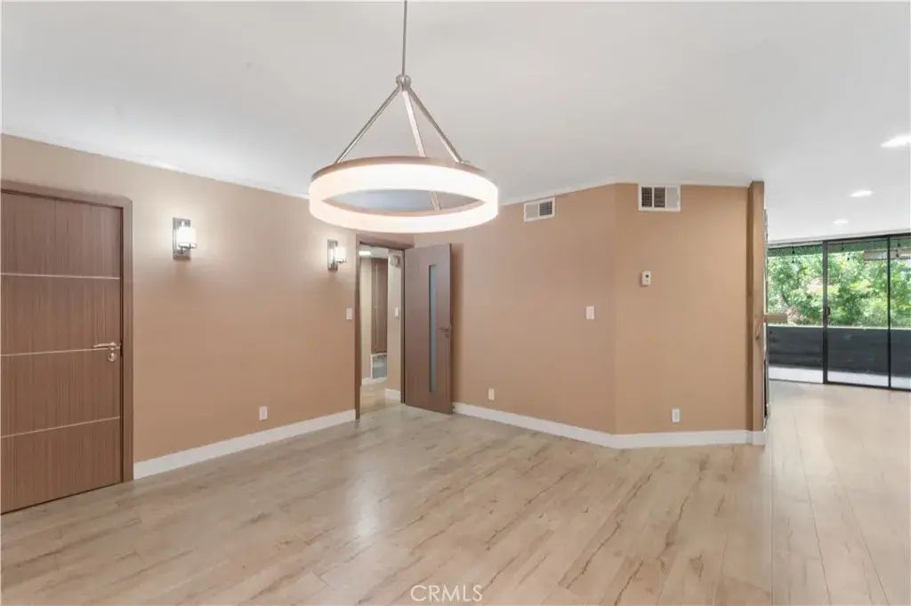 16866 Kingsbury 107, Granada Hills