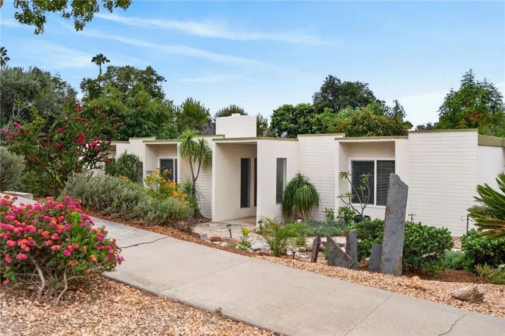 1184 Lyndhurst, Riverside