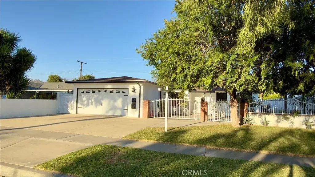 2031 S Center Street, Santa Ana