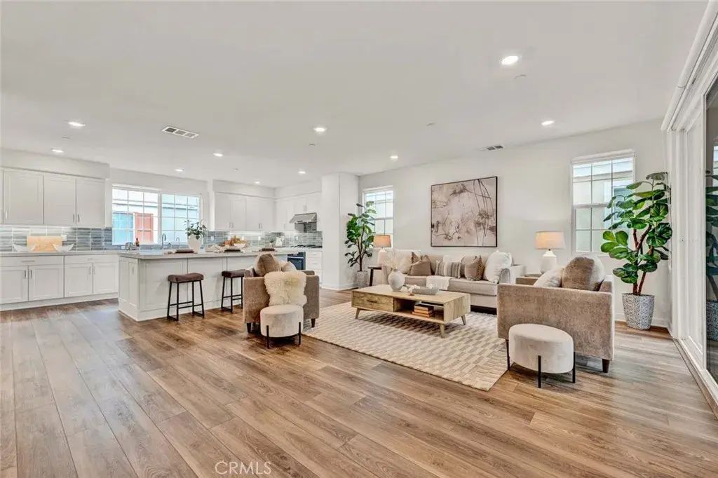 1070 N Anaheim Boulevard 1, Anaheim