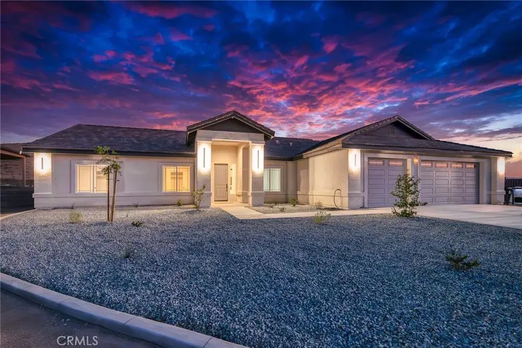 19707 Roanoke Road, Apple Valley