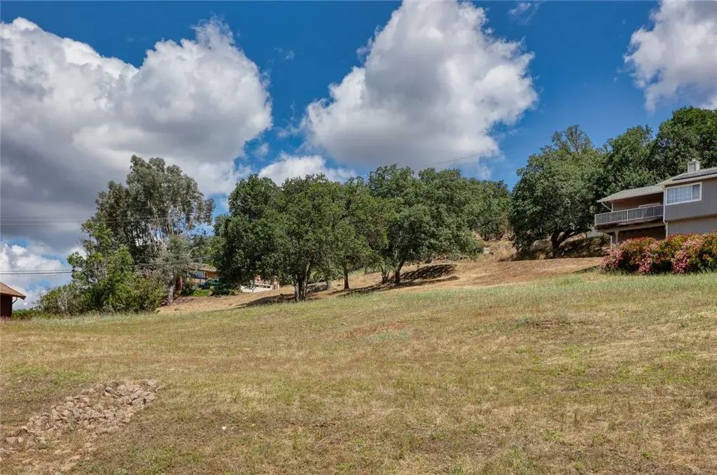 17270 Knollview, Hidden Valley Lake