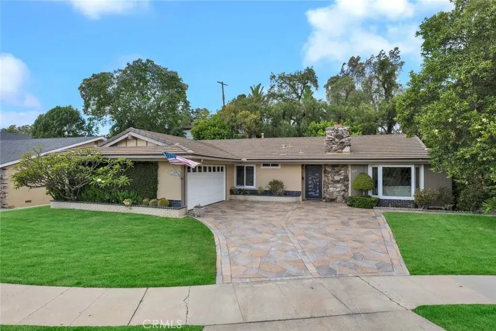 3939 E Lynnwood Avenue, Orange