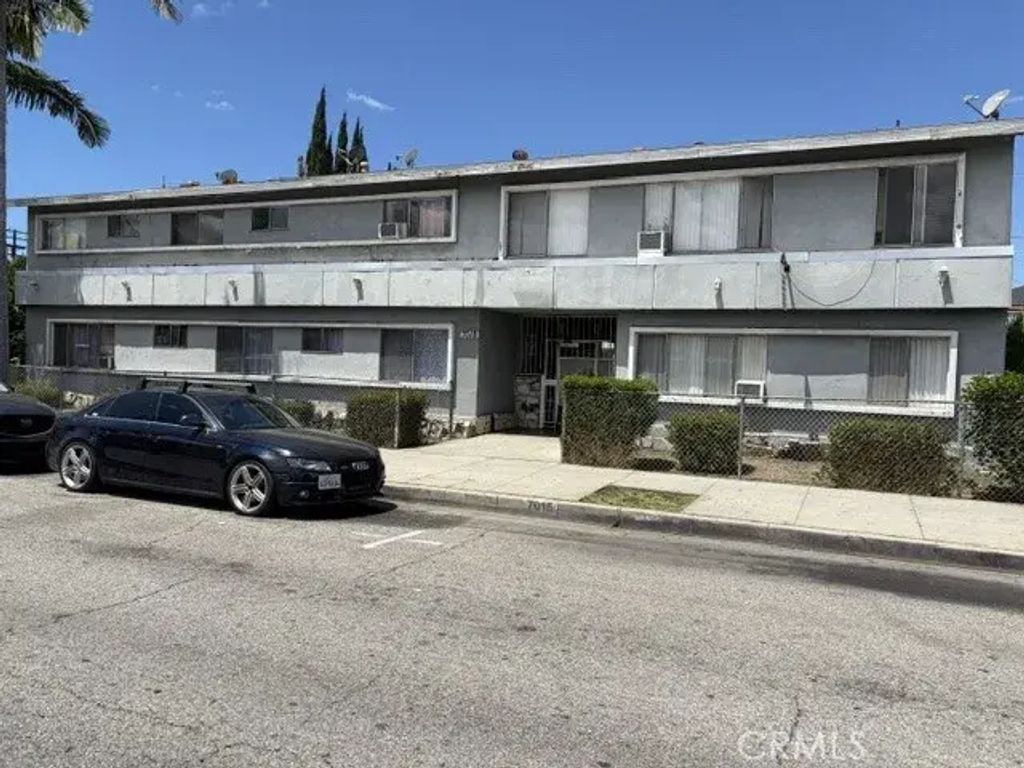 7015 Rugby, Huntington Park