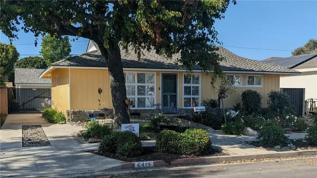 6419 E Fairbrook, Long Beach