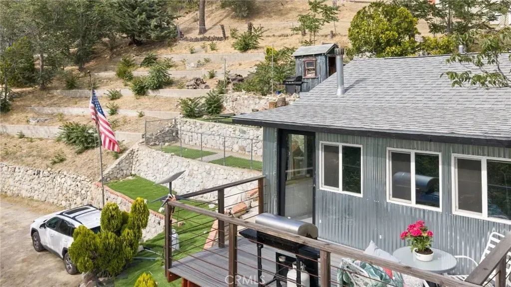 17601 Lone Pine, Lake Hughes