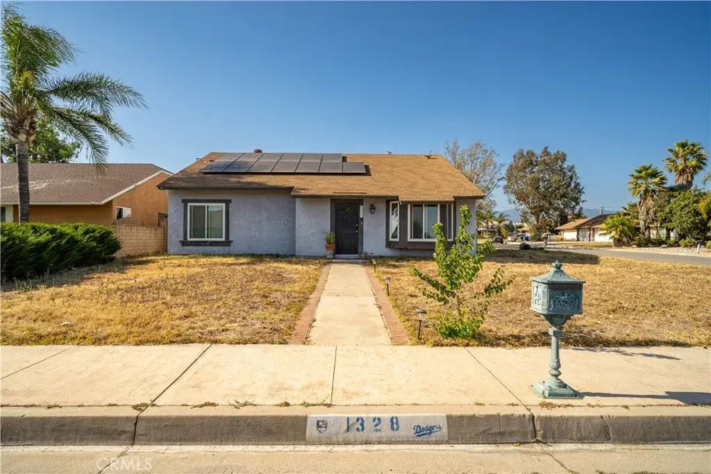 1328 W Jackson, Rialto