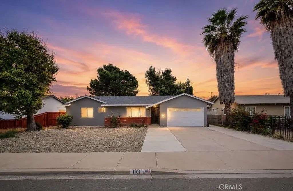 1101 Val Verde, Hemet