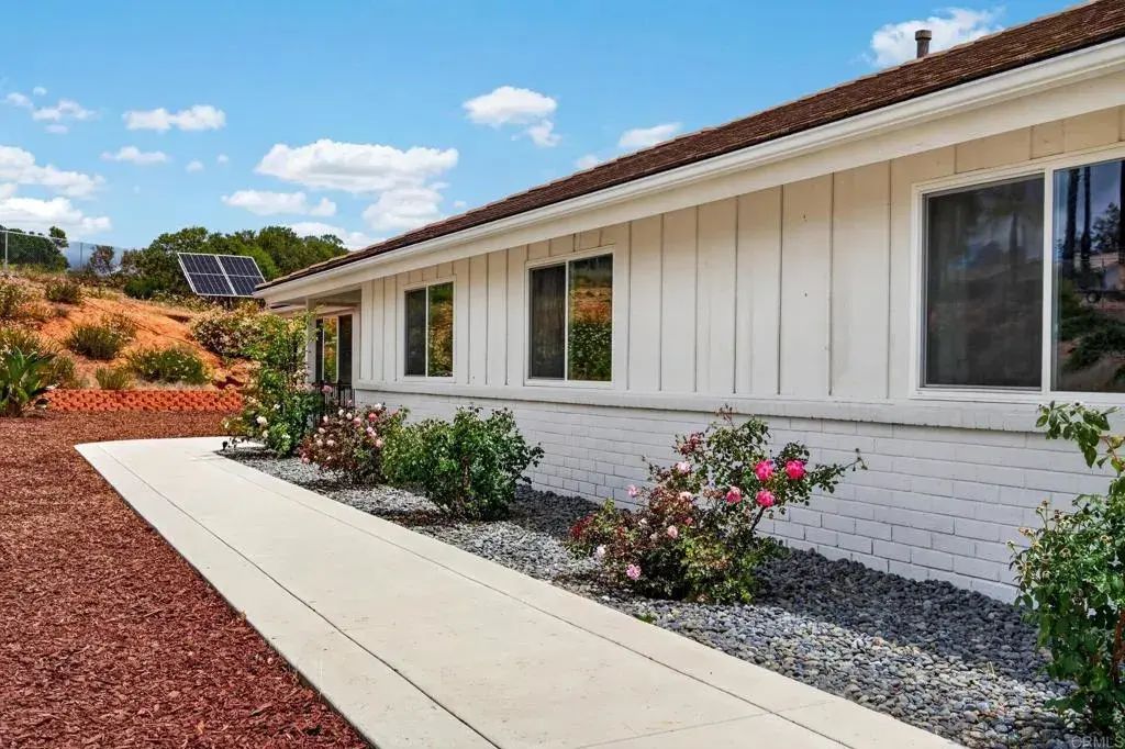 15475 Sierra Grande, Valley Center
