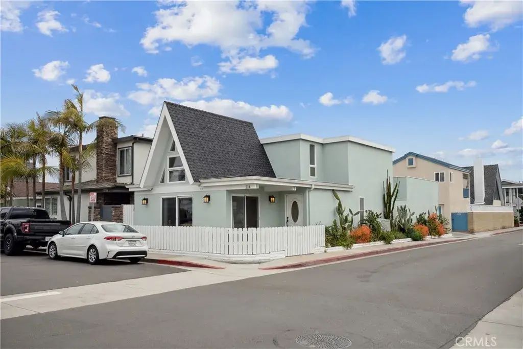 214 Walnut Street, Newport Beach