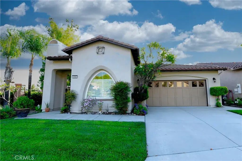 9362 Reserve, Corona