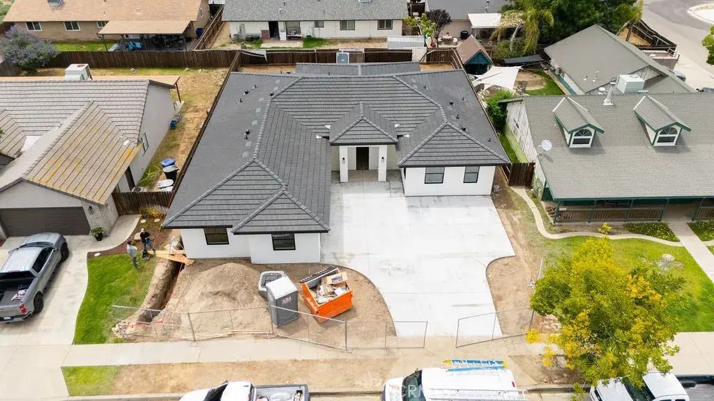 181 Grace Court, Lemoore