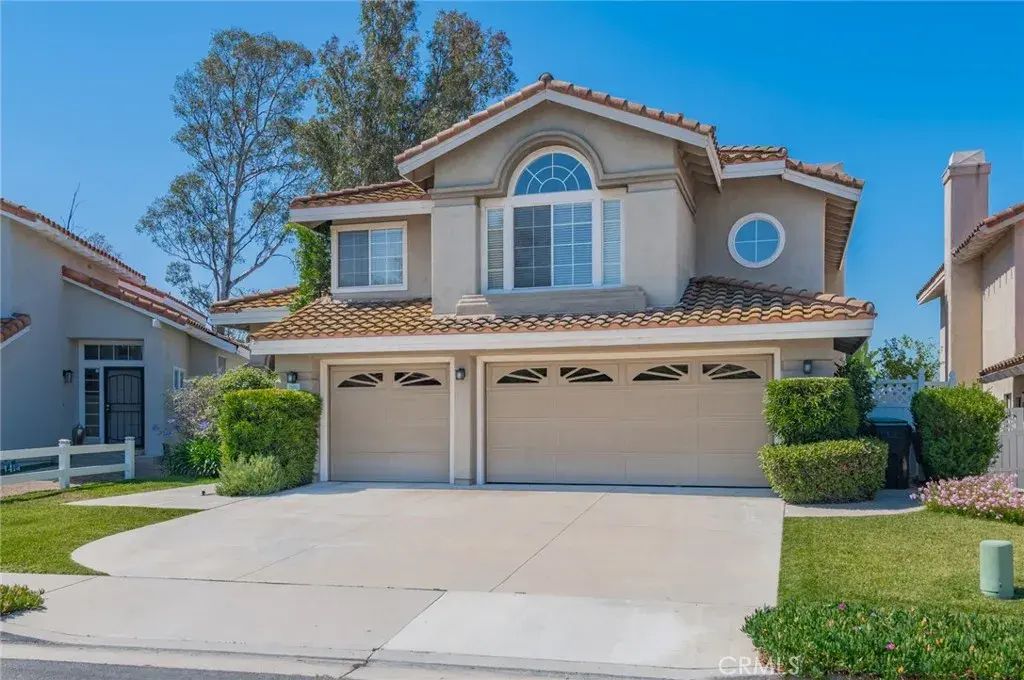 2660 Kennedy, Corona