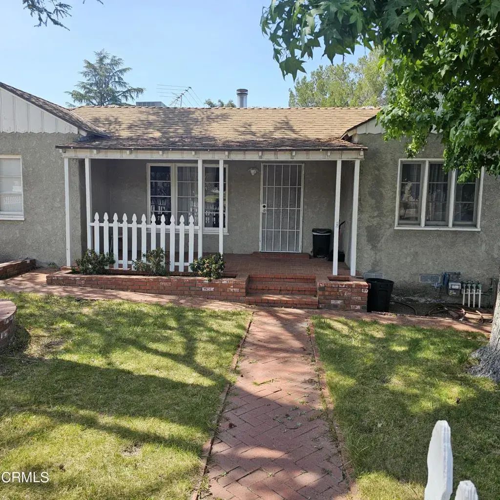 10003 Tujunga Canyon Boulevard, Los Angeles
