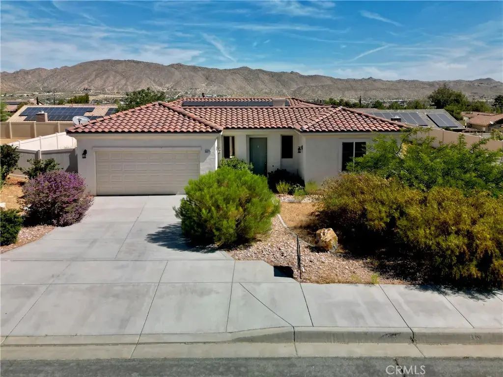 56172 Mountain View, Yucca Valley