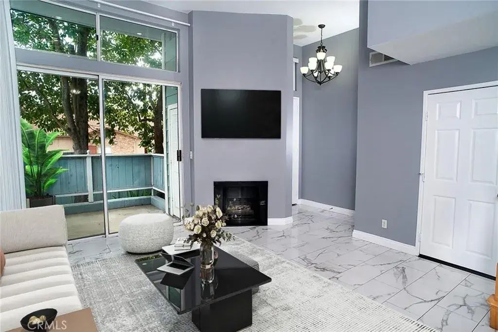 10350 Topanga Canyon Boulevard, Chatsworth