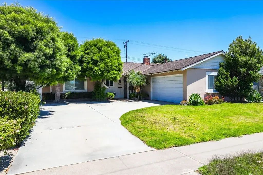 9595 Toucan, Fountain Valley