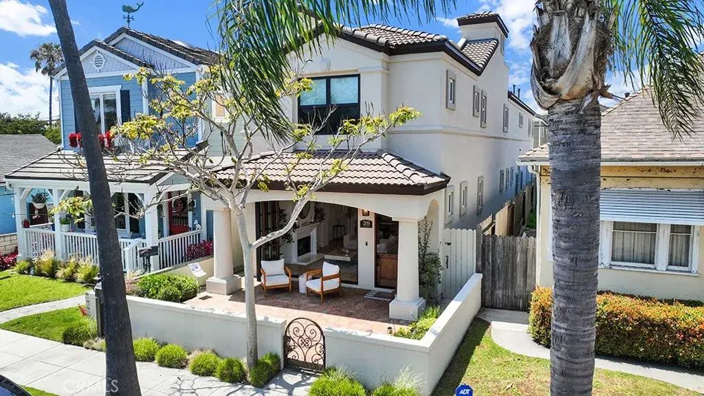 209 6th, Seal Beach