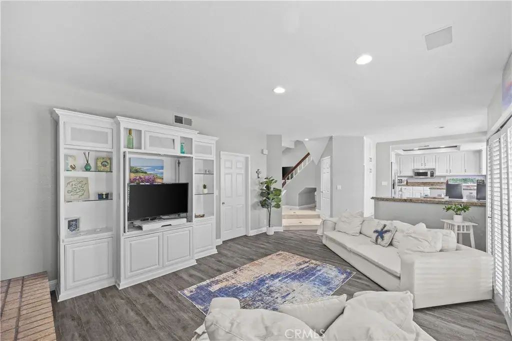 28761 Hedgerow, Mission Viejo