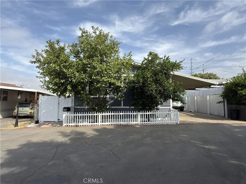 15445 Colbalt 233, Sylmar