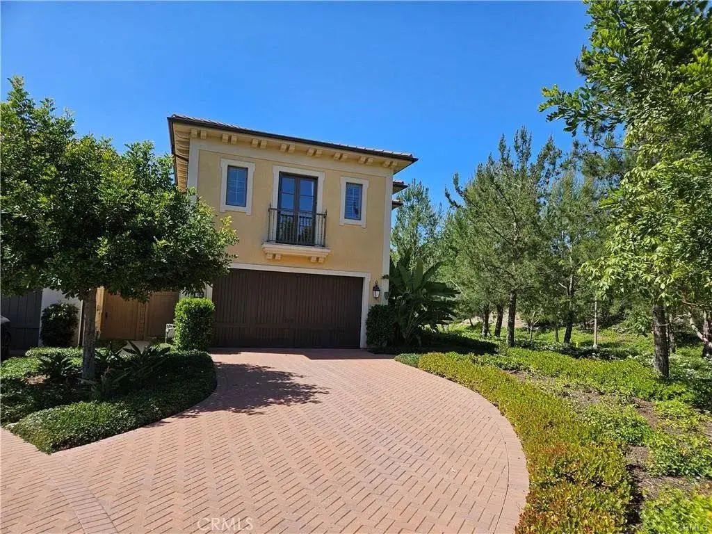 63 Rustic Charm, Irvine