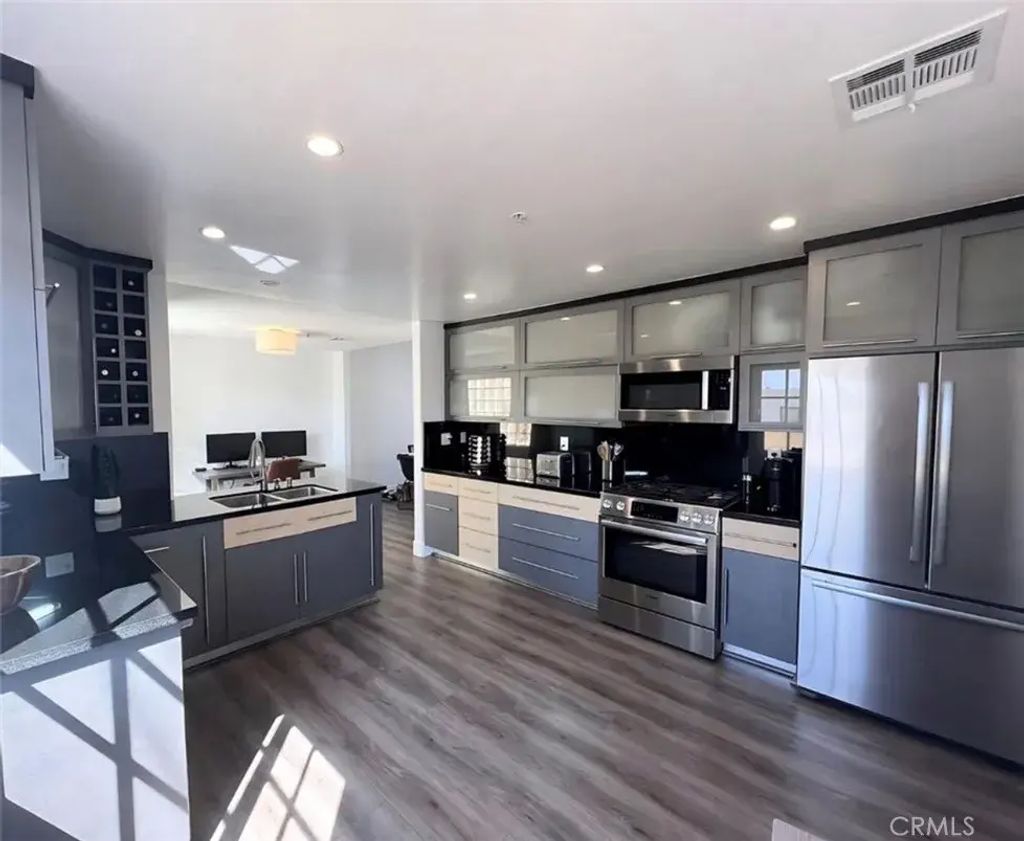 1645 Camden Avenue 401, Los Angeles