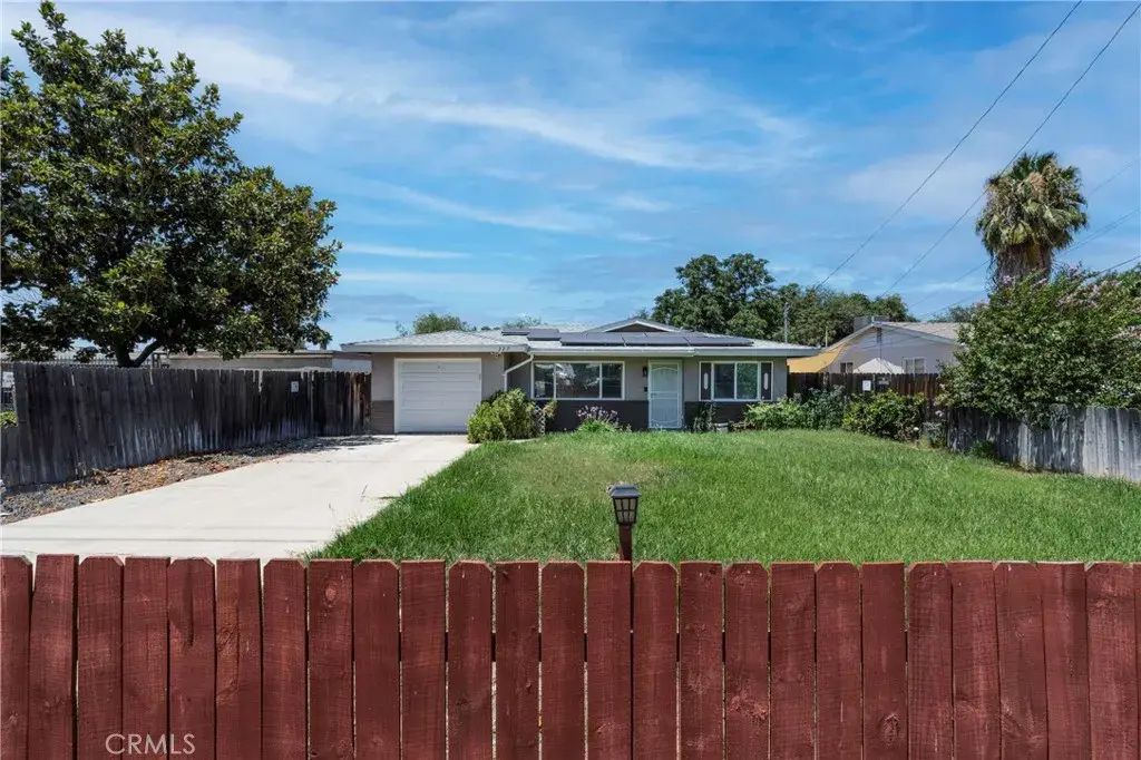 327 S Gilbert, Hemet