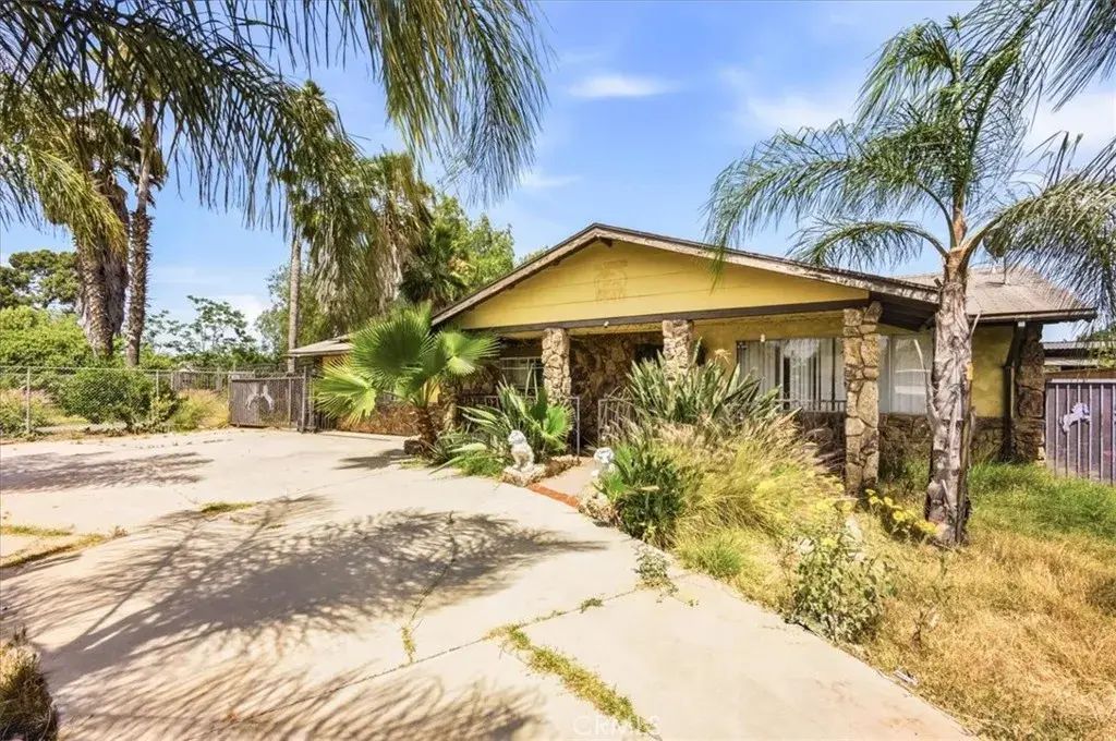 6540 Etiwanda, Jurupa Valley