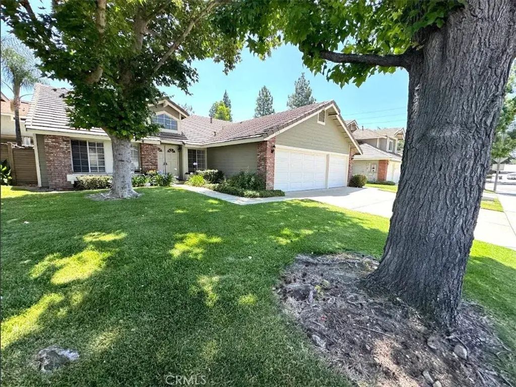 910 N Walnut Avenue, San Dimas