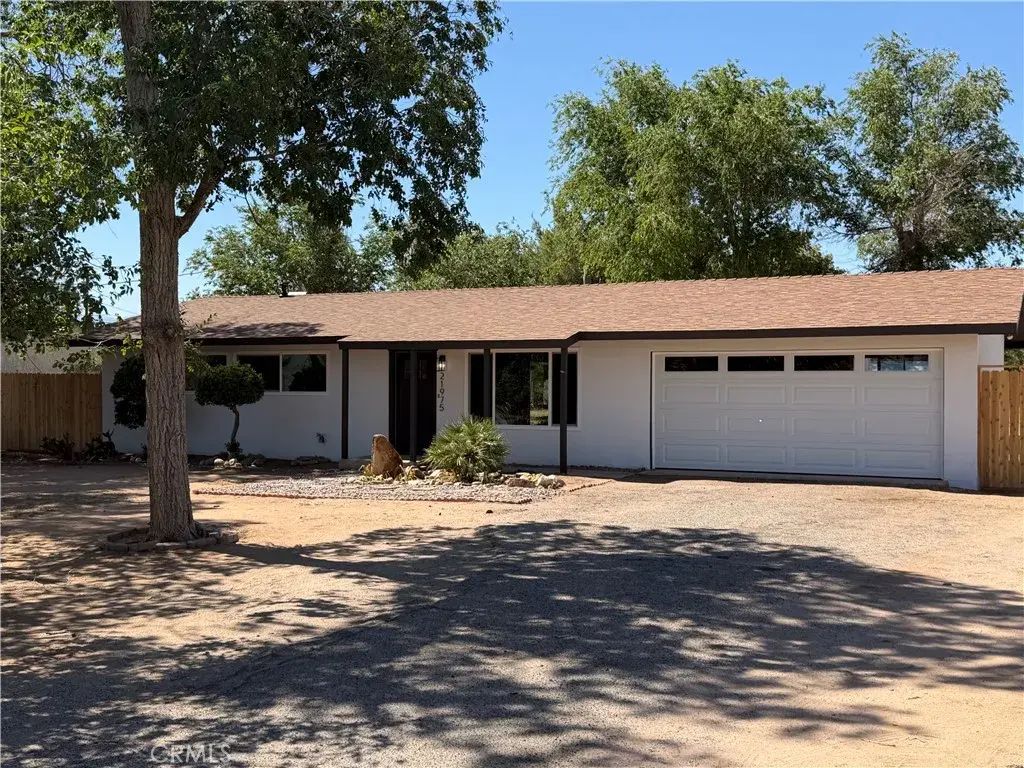21975 Mohican, Apple Valley