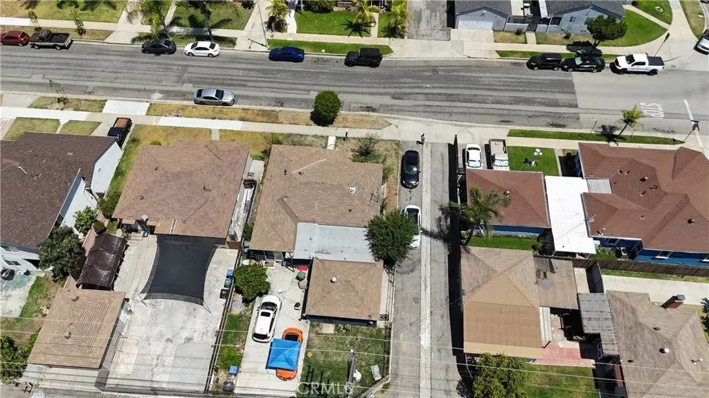 6674 Easton, East Los Angeles