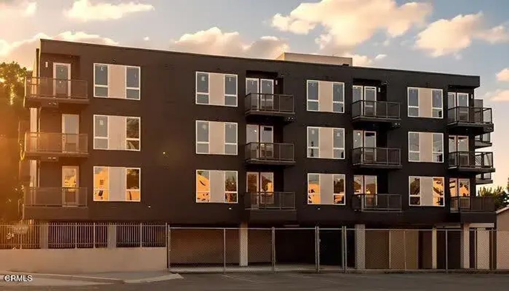 18900 Parthenia Street 210, Northridge