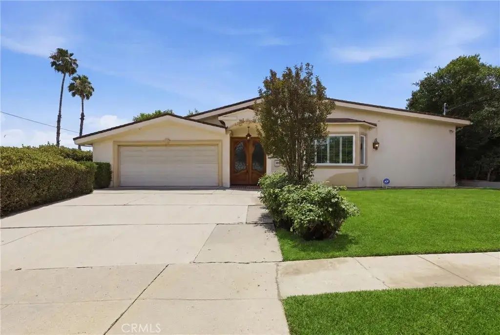 20434 Clark, Woodland Hills