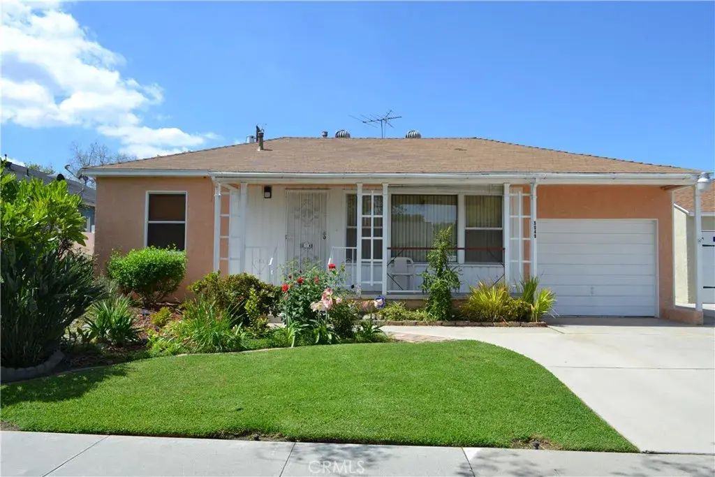 5049 Montair, Lakewood