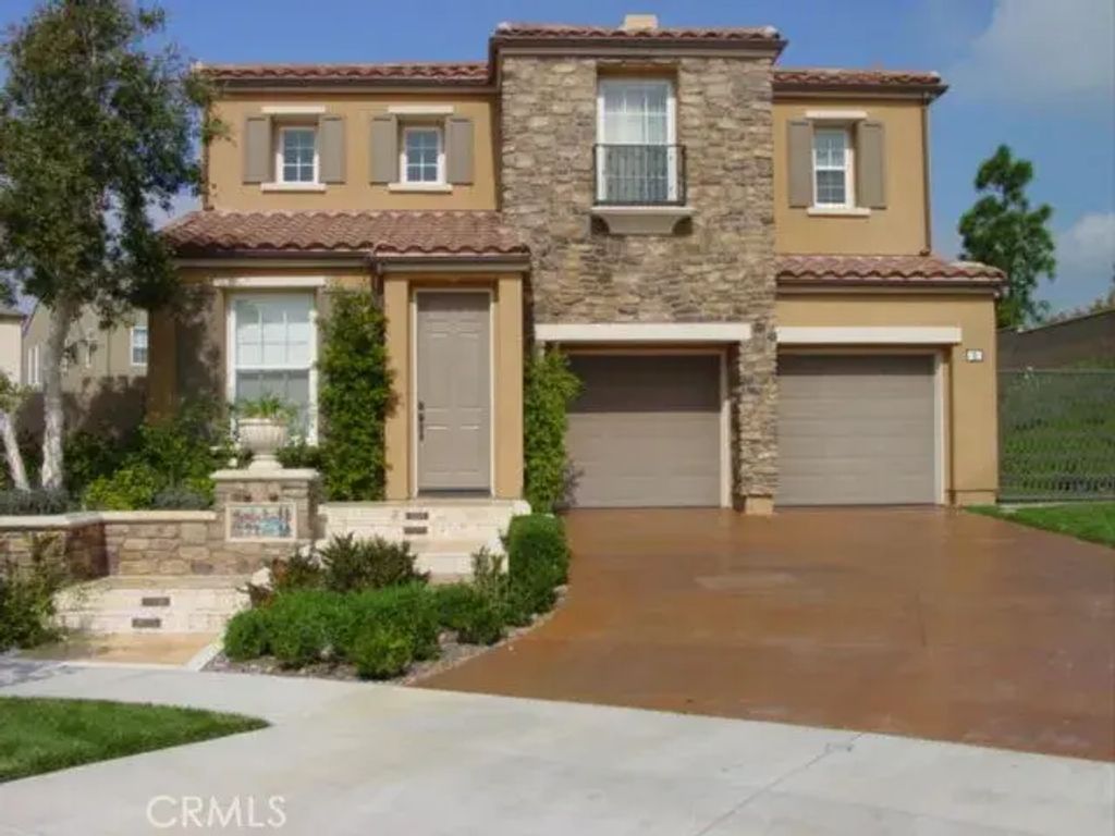 1 Sebastian, Irvine