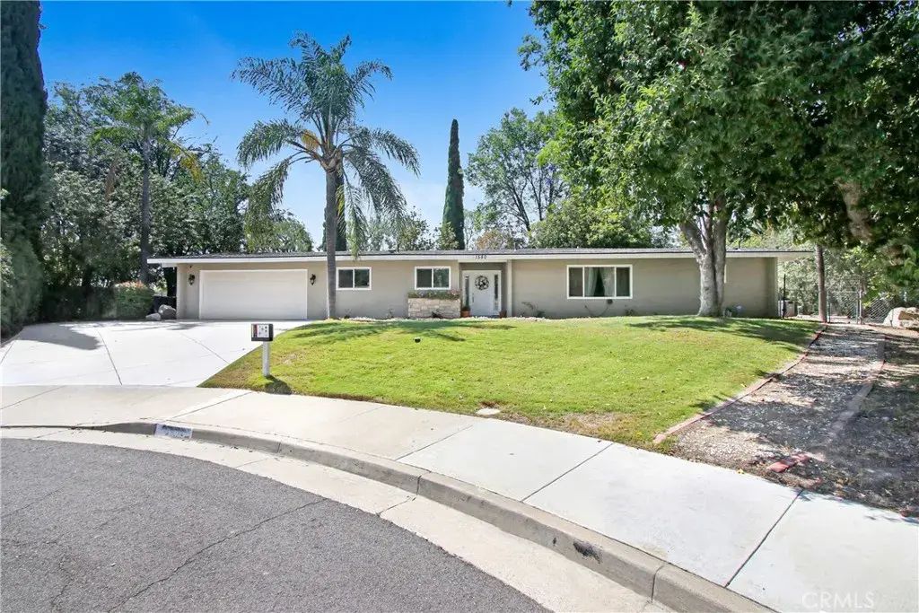 1580 Pelham Place, Riverside