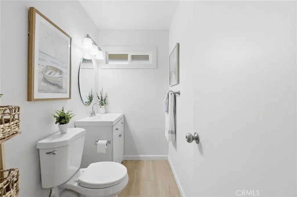 24115 Gilmore Street, West Hills