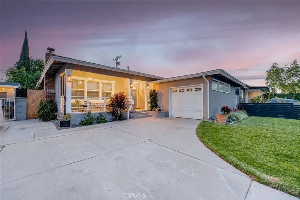 2719 Nipomo Avenue, Long Beach