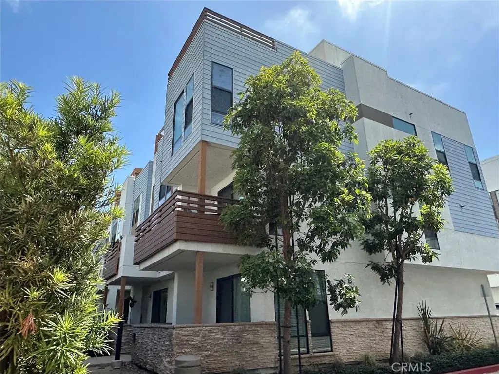 1688 Topanga, Costa Mesa