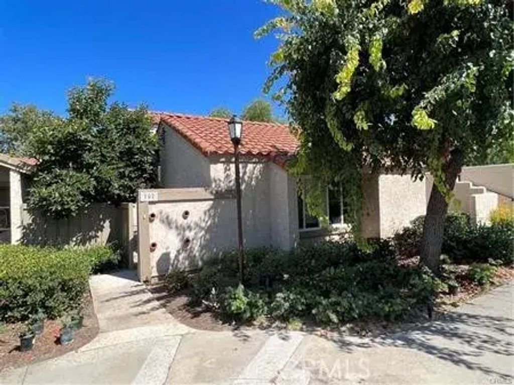 102 Tangerine, Irvine