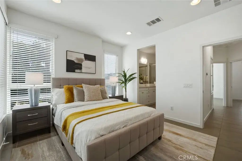 5627 W Observation Lane, Los Angeles