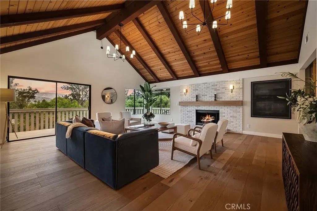 275 Fairview Road, Ojai