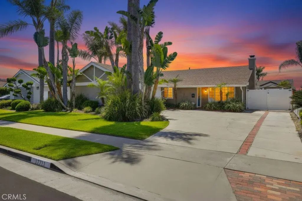 17711 Edwards, Huntington Beach