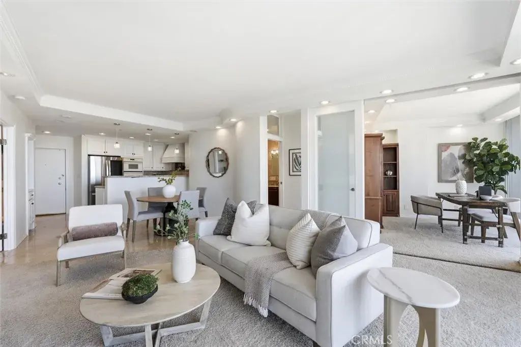 700 E Ocean Boulevard 2002, Long Beach