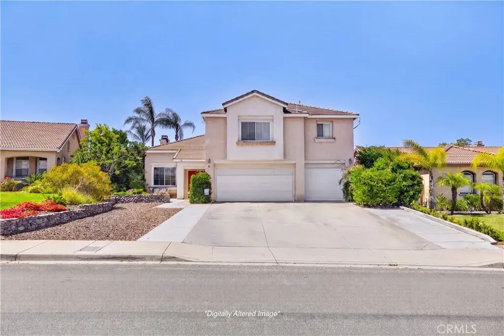 807 Lomond, Riverside
